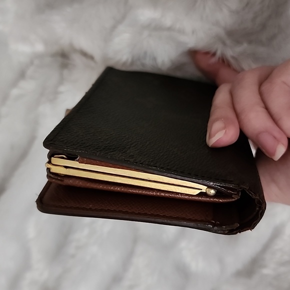 Louis Vuitton Monogram French Wallet - Picture 6 of 8